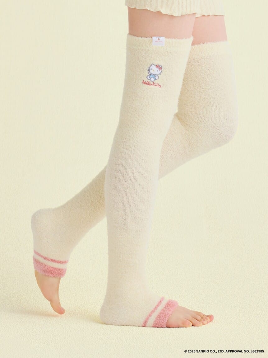 ハローキティもこもこ着圧ナイトオーバーニーソックス（IVR）の商品画像